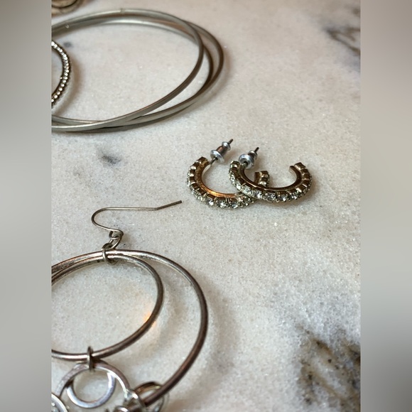 Costume Jewelry Bunch - Picture 2 of 4